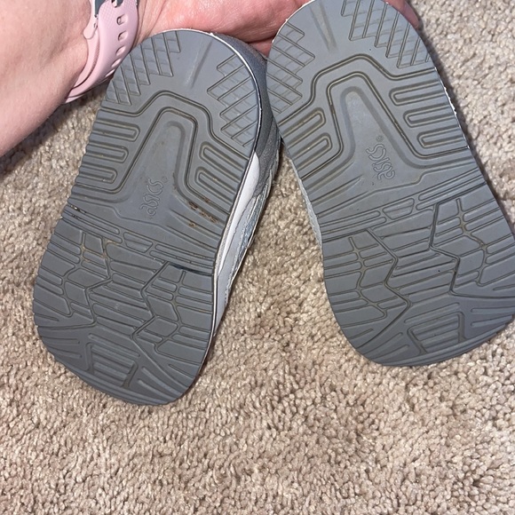 ⭐️Baby ASICS ⭐️ - Picture 5 of 7